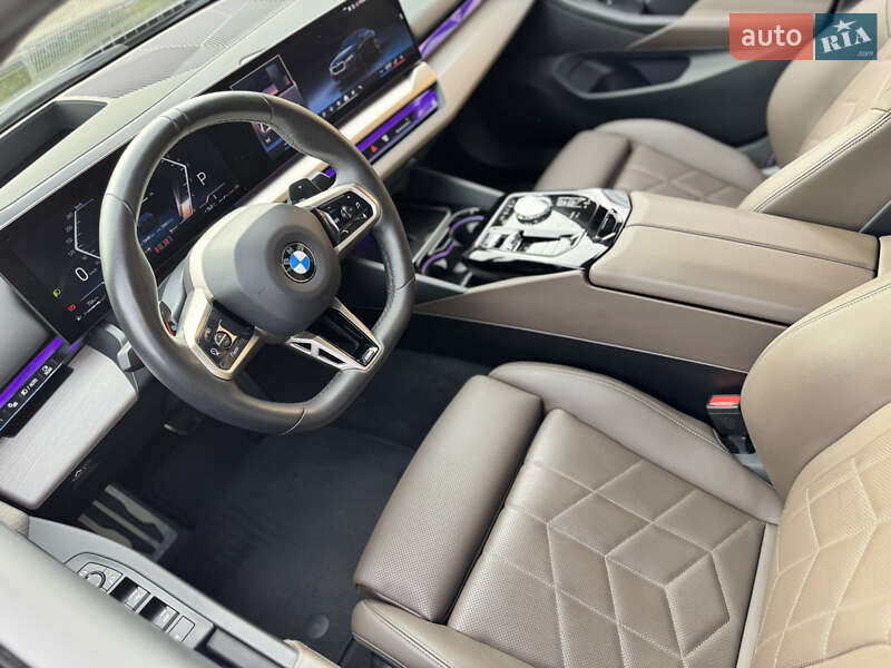 Седан BMW 5 Series 2023 в Киеве