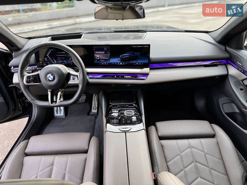 Седан BMW 5 Series 2023 в Киеве