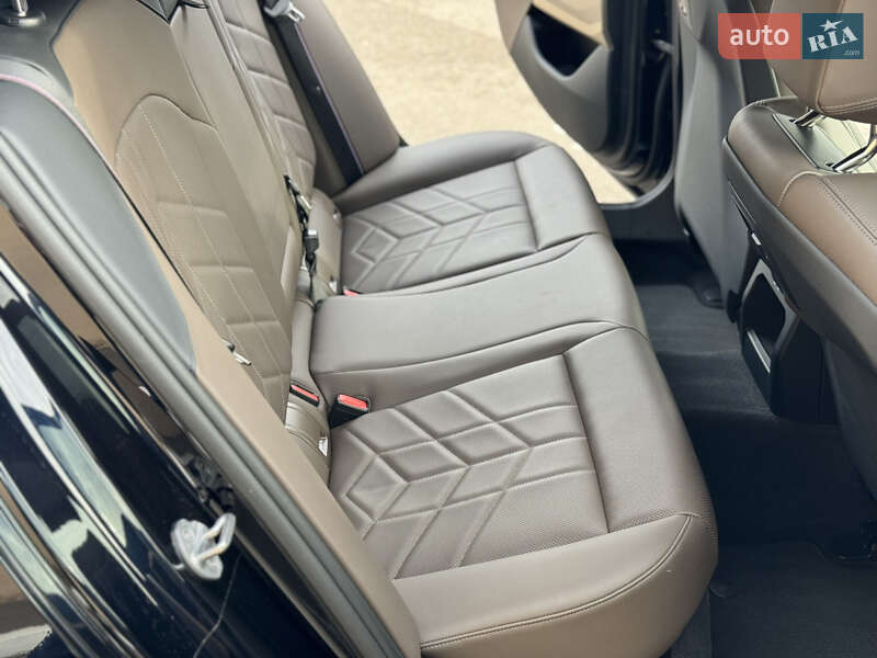 Седан BMW 5 Series 2023 в Киеве