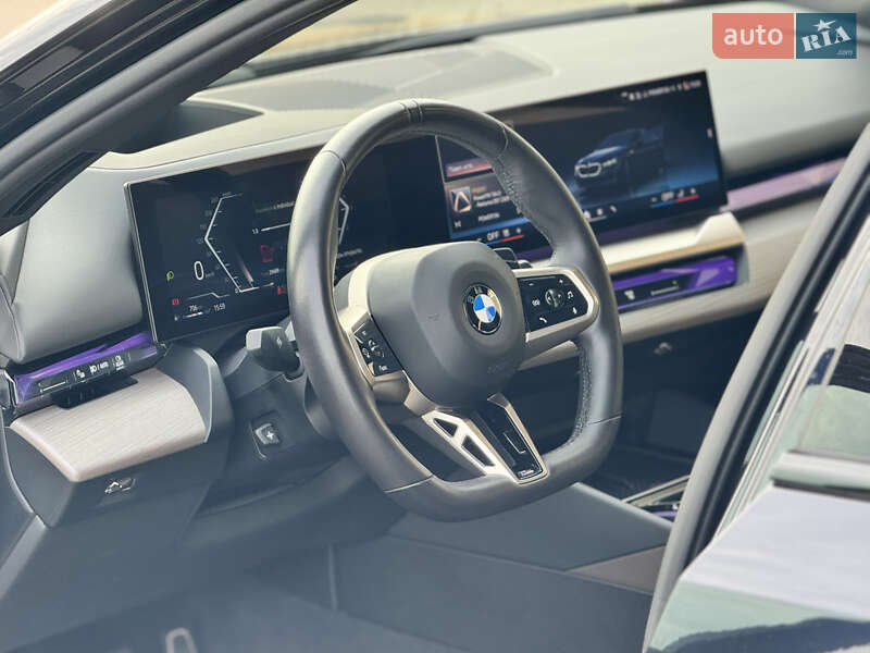 Седан BMW 5 Series 2023 в Киеве