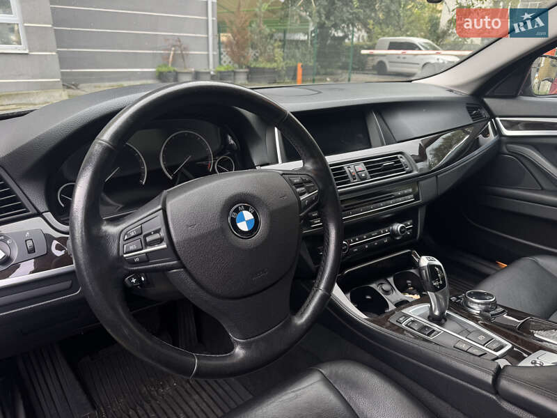 Седан BMW 5 Series 2014 в Львові