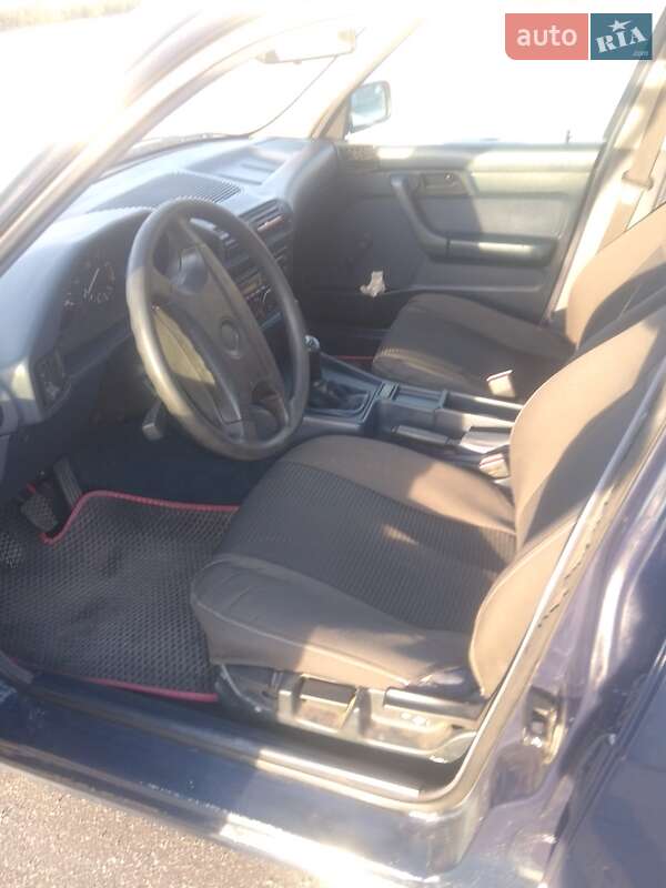 Седан BMW 5 Series 1993 в Калинівці