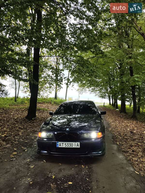 Седан BMW 5 Series 1998 в Тлумачі