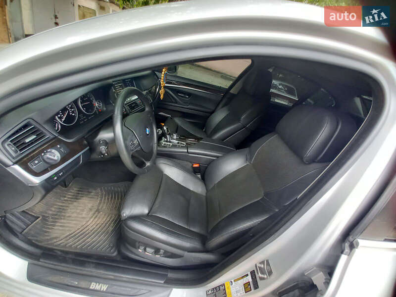 Седан BMW 5 Series 2012 в Днепре