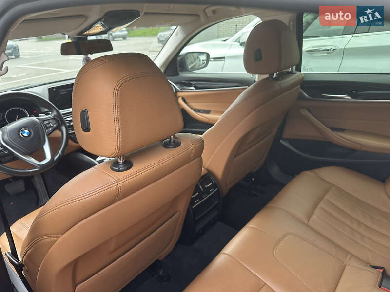Седан BMW 5 Series 2017 в Хмельницком