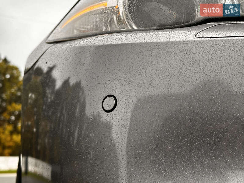 Седан BMW 5 Series 2015 в Луцке