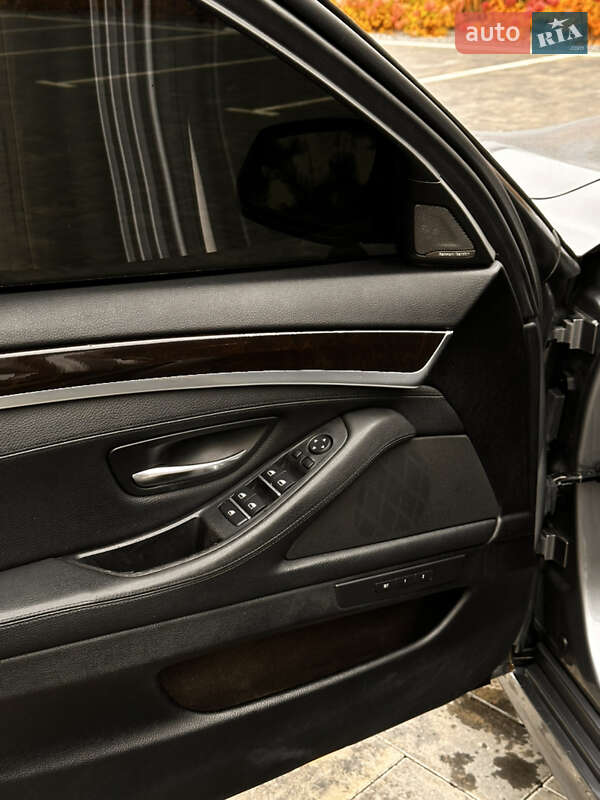 Седан BMW 5 Series 2015 в Луцке