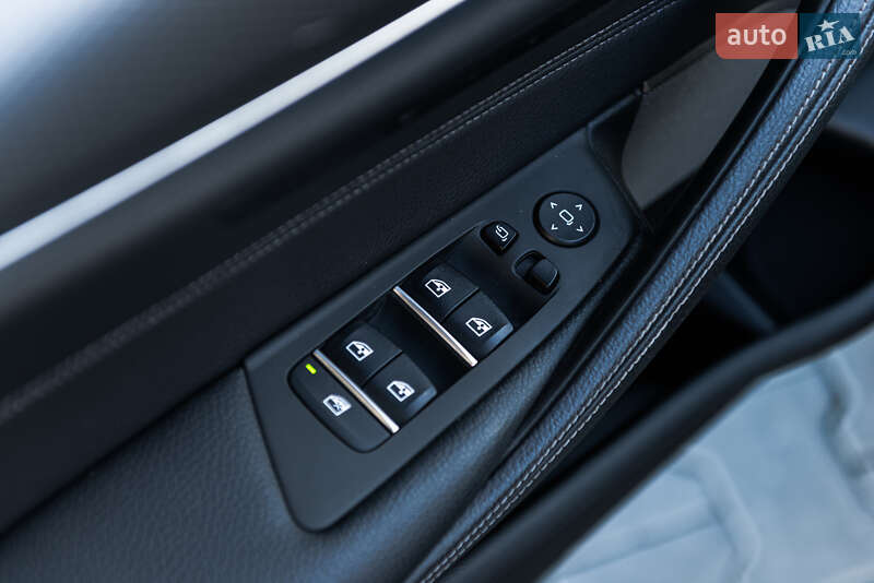 Седан BMW 5 Series 2021 в Мукачевому