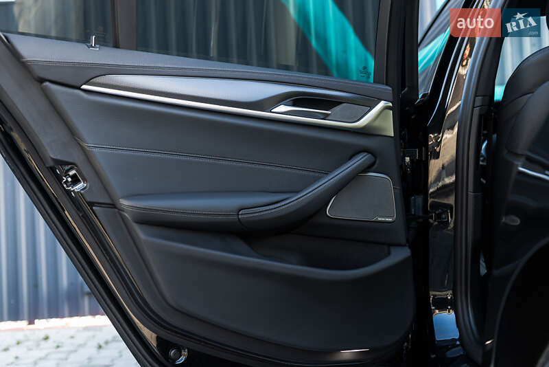 Седан BMW 5 Series 2021 в Мукачевому