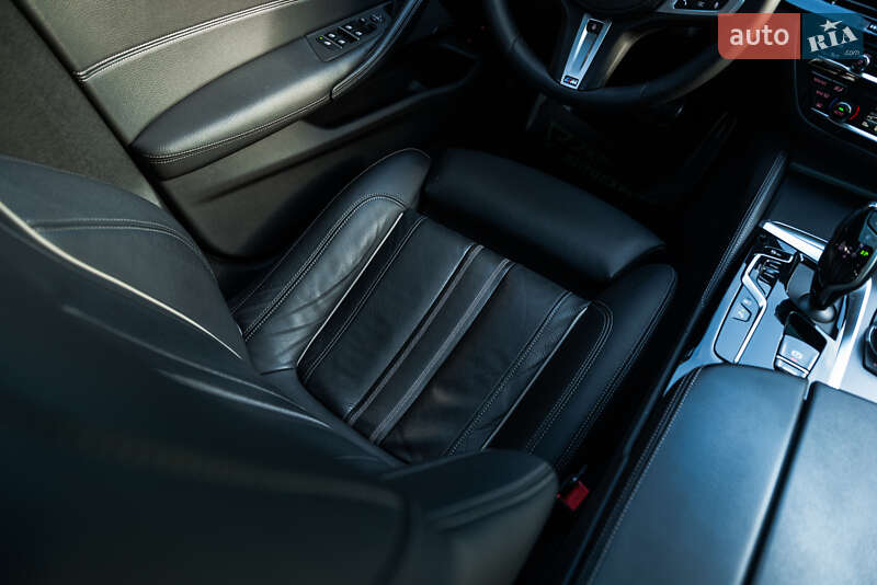 Седан BMW 5 Series 2021 в Мукачевому
