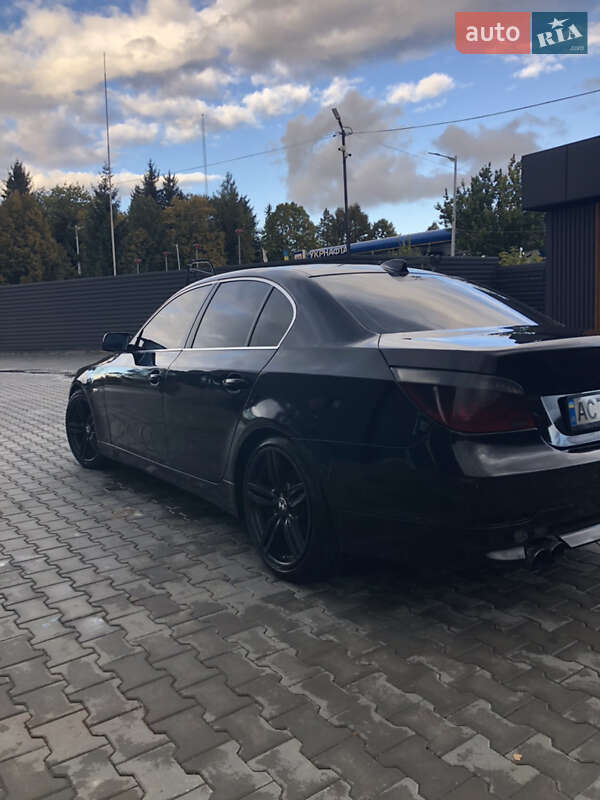 Седан BMW 5 Series 2003 в Торчине