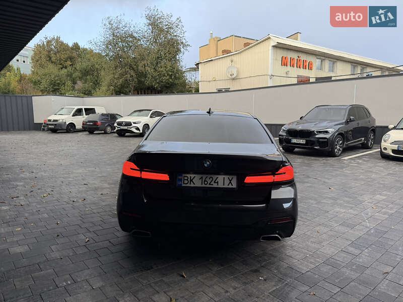 Седан BMW 5 Series 2017 в Ровно