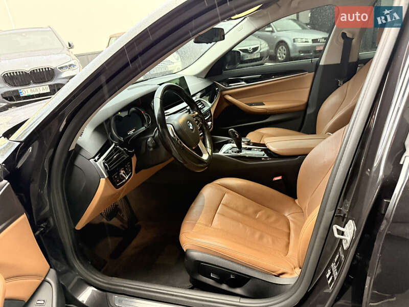 Седан BMW 5 Series 2017 в Ровно