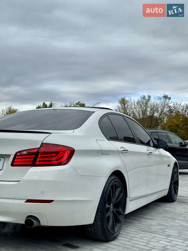 Седан BMW 5 Series 2012 в Черновцах