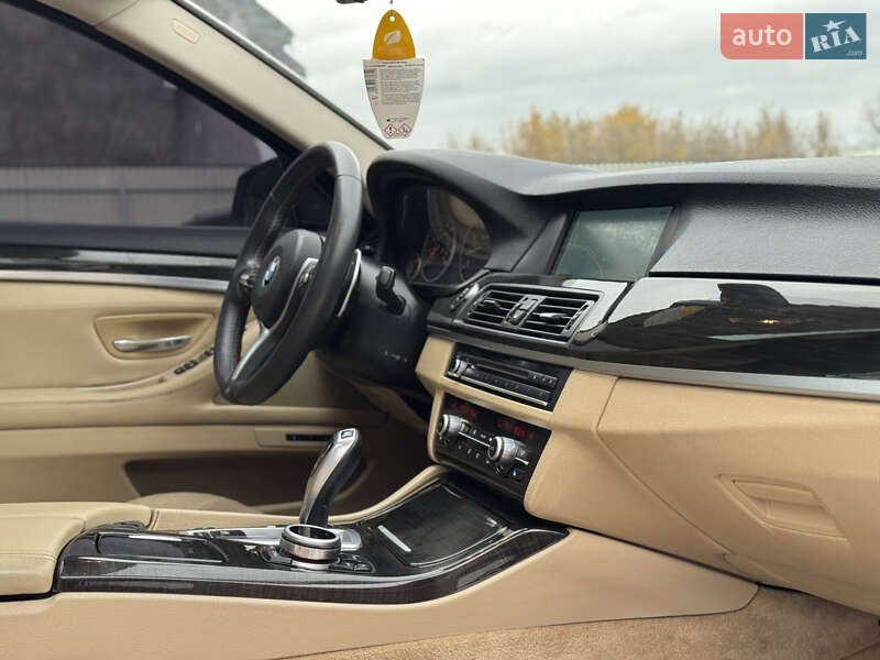 Седан BMW 5 Series 2012 в Черновцах