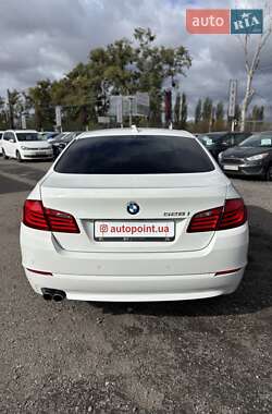 Седан BMW 5 Series 2012 в 