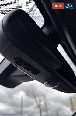 Седан BMW 5 Series 2012 в 