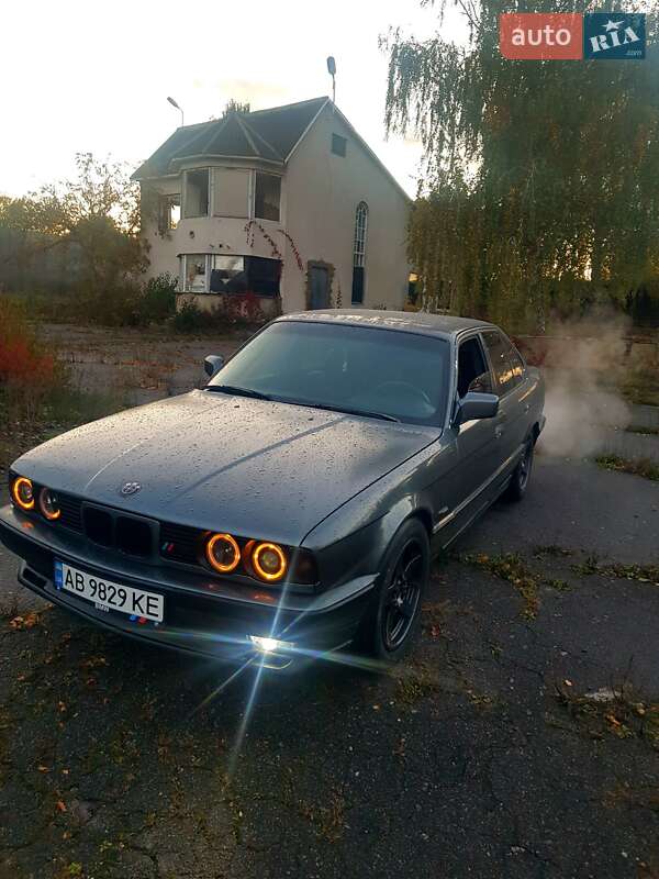 Седан BMW 5 Series 1990 в Сокирянах