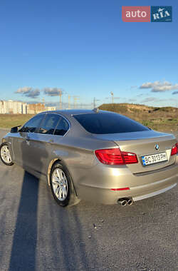 Седан BMW 5 Series 2010 в 