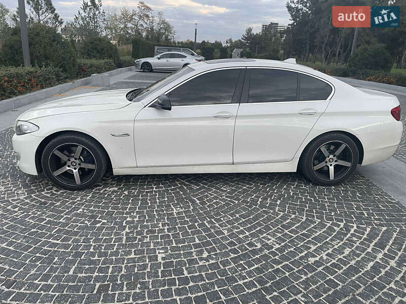 Седан BMW 5 Series 2013 в Днепре