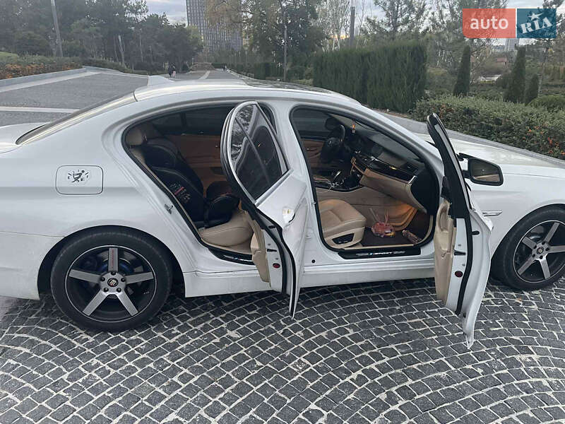 Седан BMW 5 Series 2013 в Днепре
