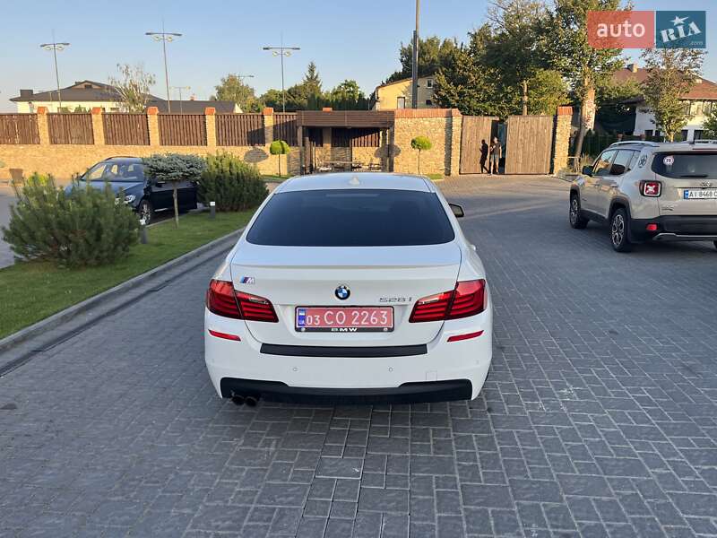 Седан BMW 5 Series 2012 в Львове