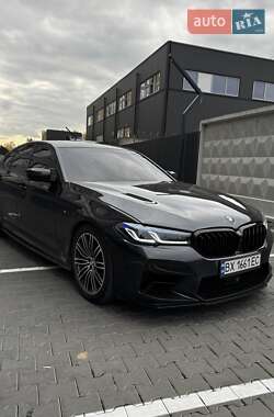 Седан BMW 5 Series 2017 в Хмельницком