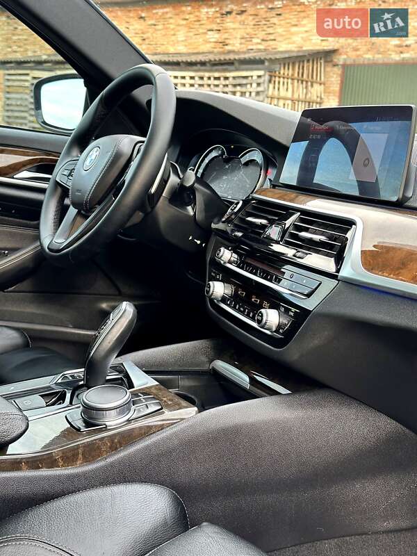 Седан BMW 5 Series 2017 в Дніпрі
