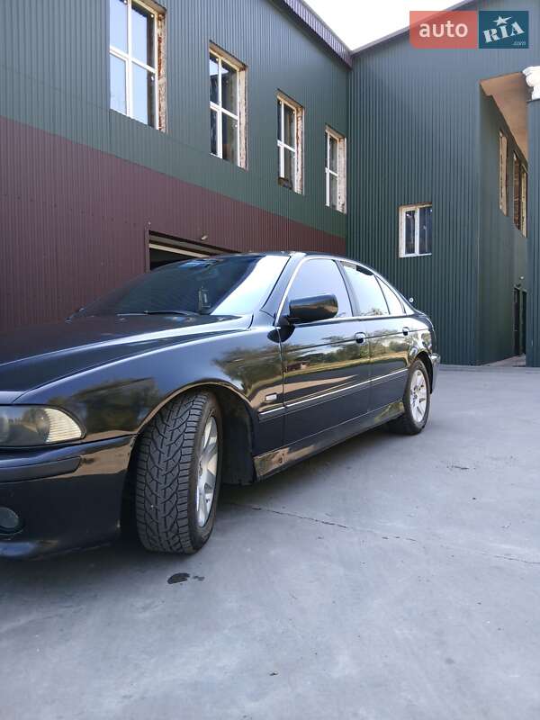 Седан BMW 5 Series 2000 в Славуті
