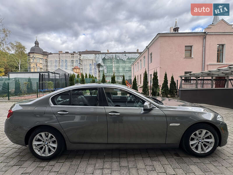 Седан BMW 5 Series 2014 в Львові
