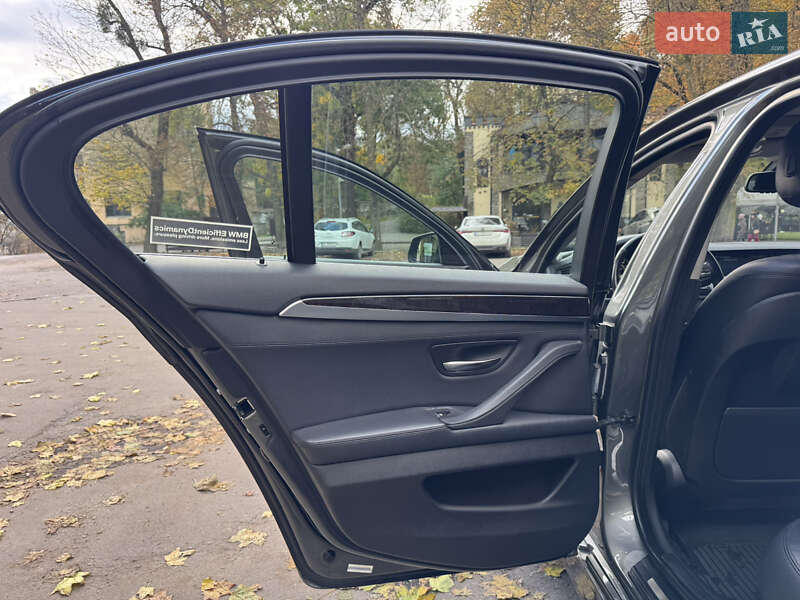 Седан BMW 5 Series 2014 в Львові