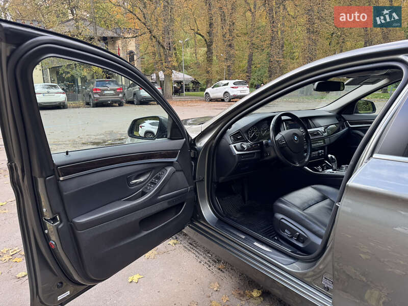 Седан BMW 5 Series 2014 в Львові