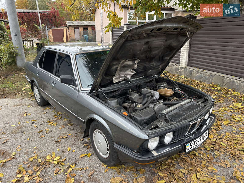 Седан BMW 5 Series 1986 в Знаменке