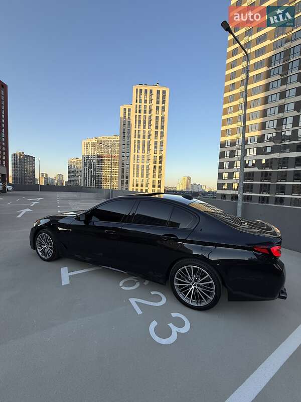 Седан BMW 5 Series 2017 в Києві