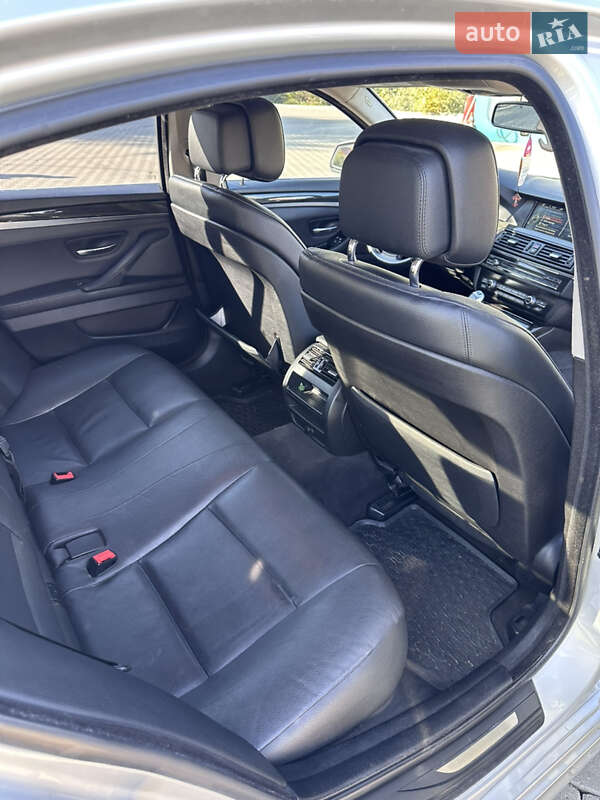 Седан BMW 5 Series 2013 в Чернівцях