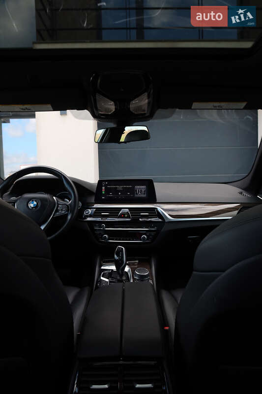 Седан BMW 5 Series 2018 в Черновцах