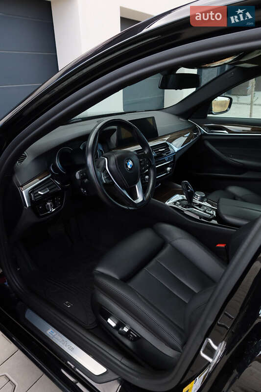 Седан BMW 5 Series 2018 в Черновцах