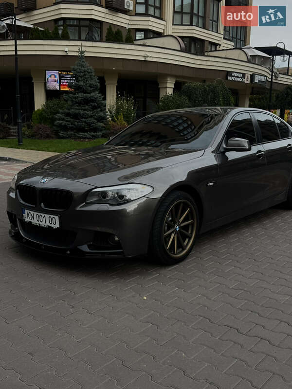 Седан BMW 5 Series 2010 в 