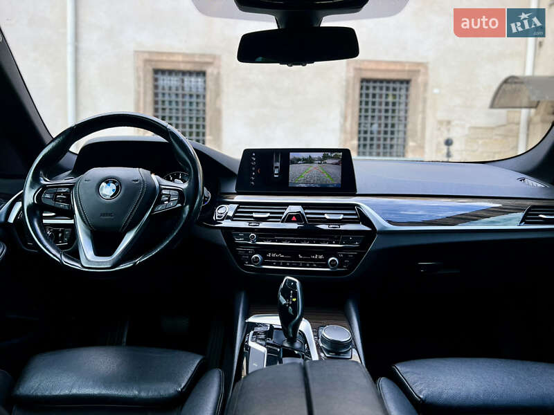 Седан BMW 5 Series 2017 в Львове