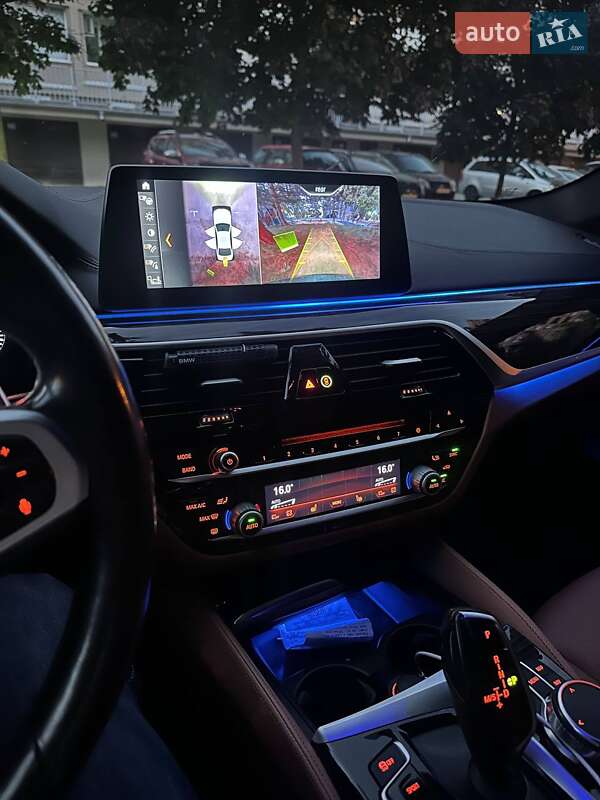 Седан BMW 5 Series 2017 в Львові