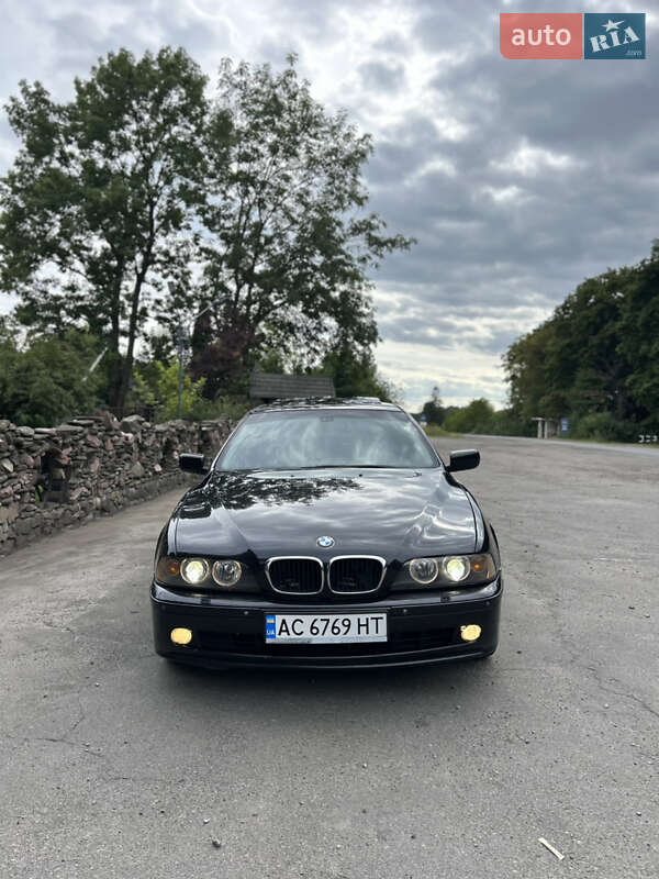 Седан BMW 5 Series 2001 в Володимирі