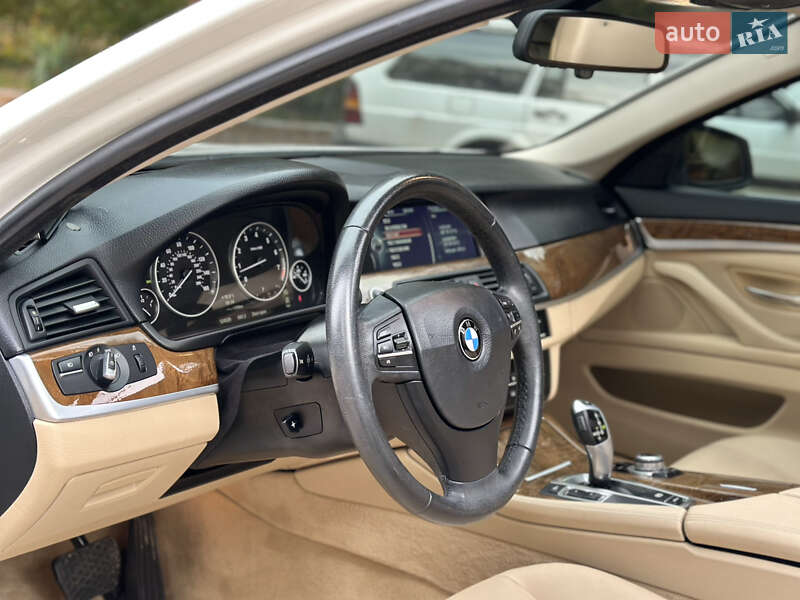 Седан BMW 5 Series 2013 в Дрогобичі
