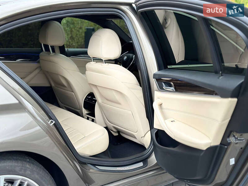Седан BMW 5 Series 2017 в Киеве