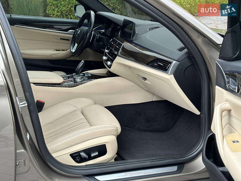 Седан BMW 5 Series 2017 в Киеве