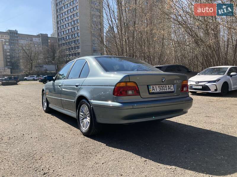 Седан BMW 5 Series 2001 в Киеве