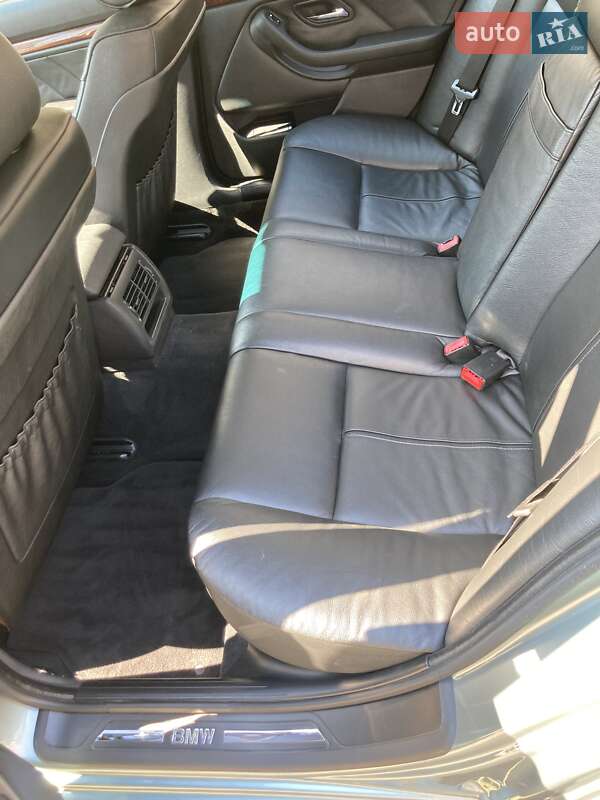 Седан BMW 5 Series 2001 в Киеве