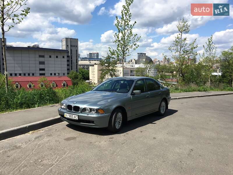 Седан BMW 5 Series 2001 в Киеве