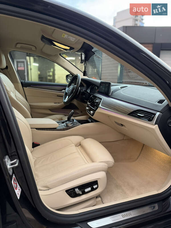 Седан BMW 5 Series 2017 в Львове фото 13 Седан BMW 5 Series 2017 в Львове