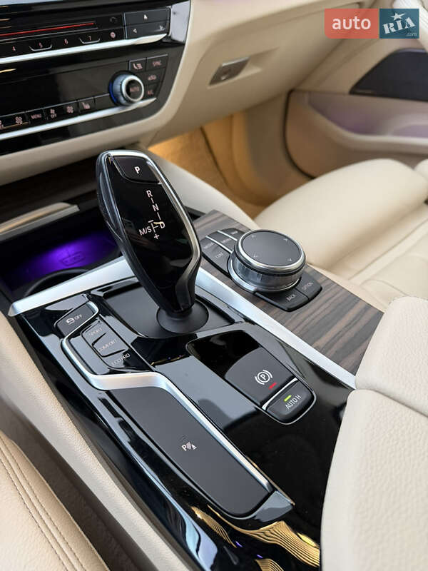 Седан BMW 5 Series 2017 в Львове фото 21 Седан BMW 5 Series 2017 в Львове