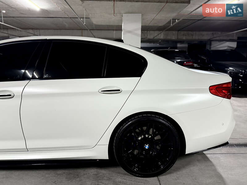 Седан BMW 5 Series 2017 в Днепре